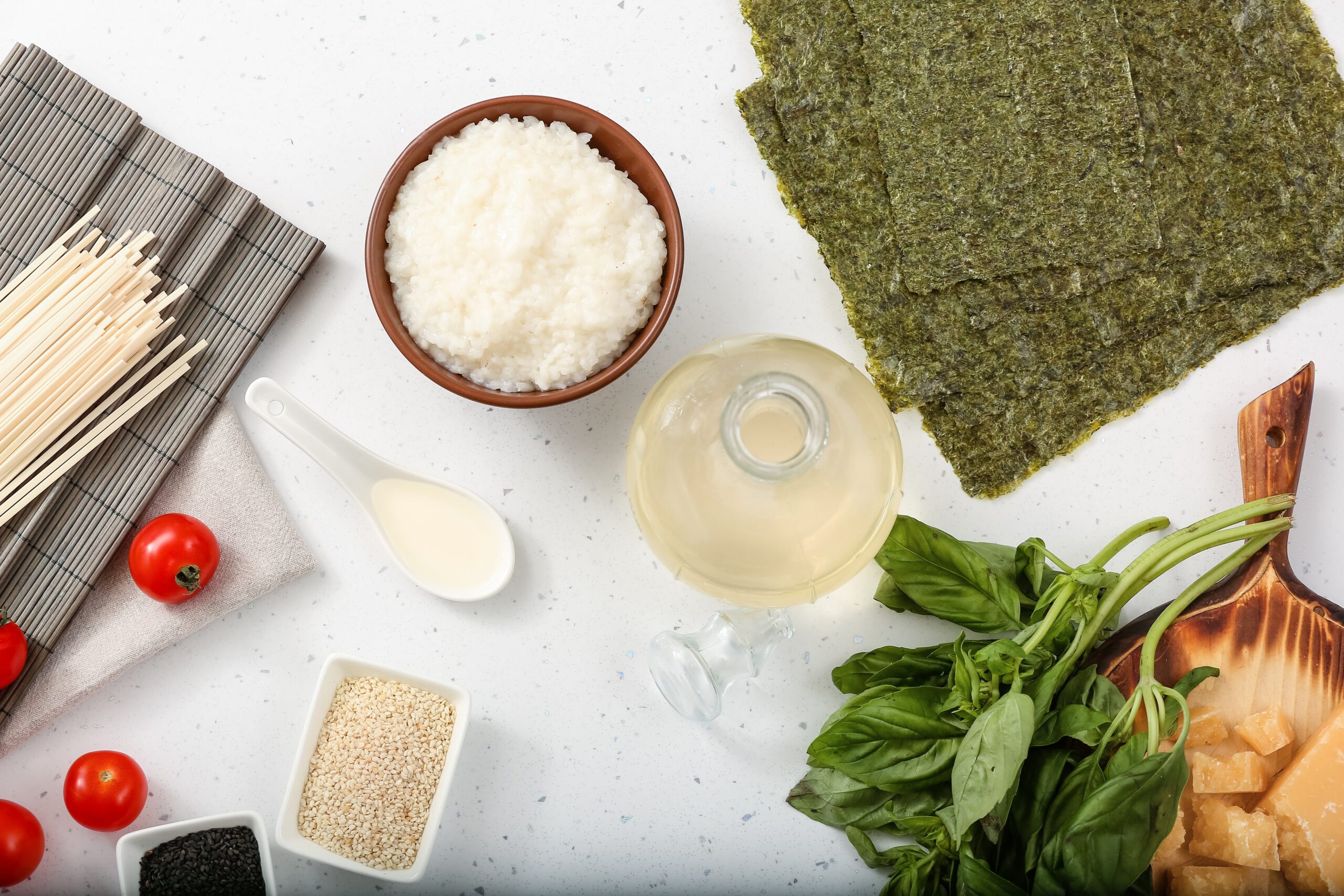 Secos: arroz, algas, vinagre