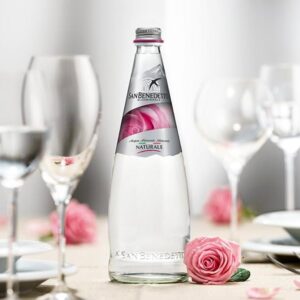 Agua natural o mineral