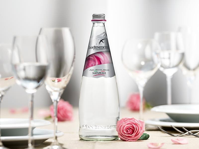 Agua natural o mineral